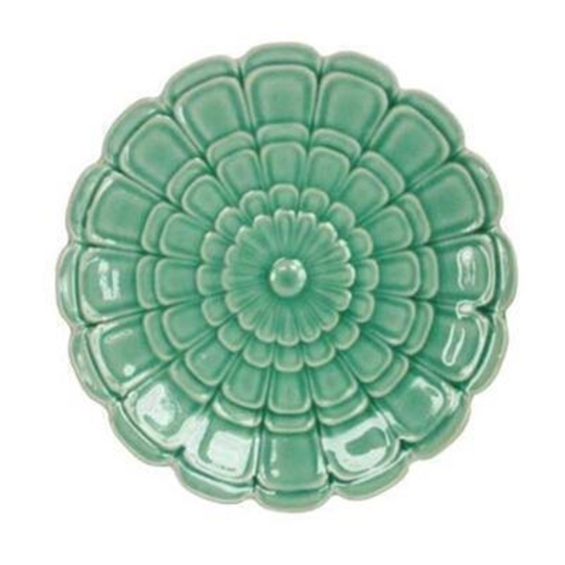 Vintage chic style green glazed ceramic flower wall plaque by Gisela Graham. Adorn your wall with this ornamental flower wall hanging. Size 24.5x24.5x3cm